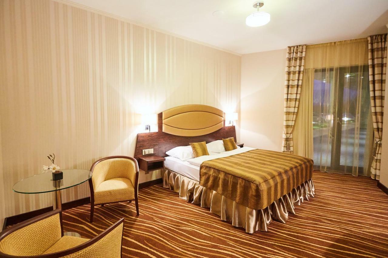 Casino&Hotel Admiral Alzbetin Železná Ruda Exteriör bild